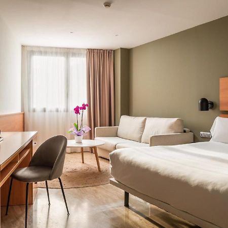 Hotel Sb Express Tarragona Bagian luar foto