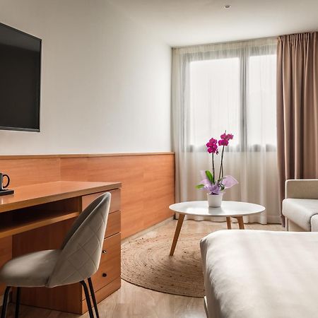 Hotel Sb Express Tarragona Bagian luar foto