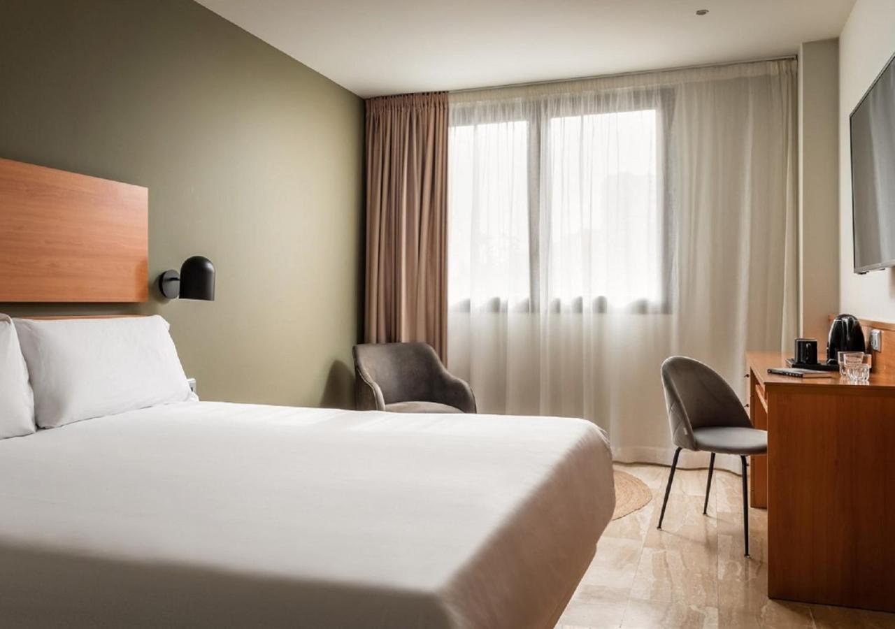 Hotel Sb Express Tarragona Bagian luar foto
