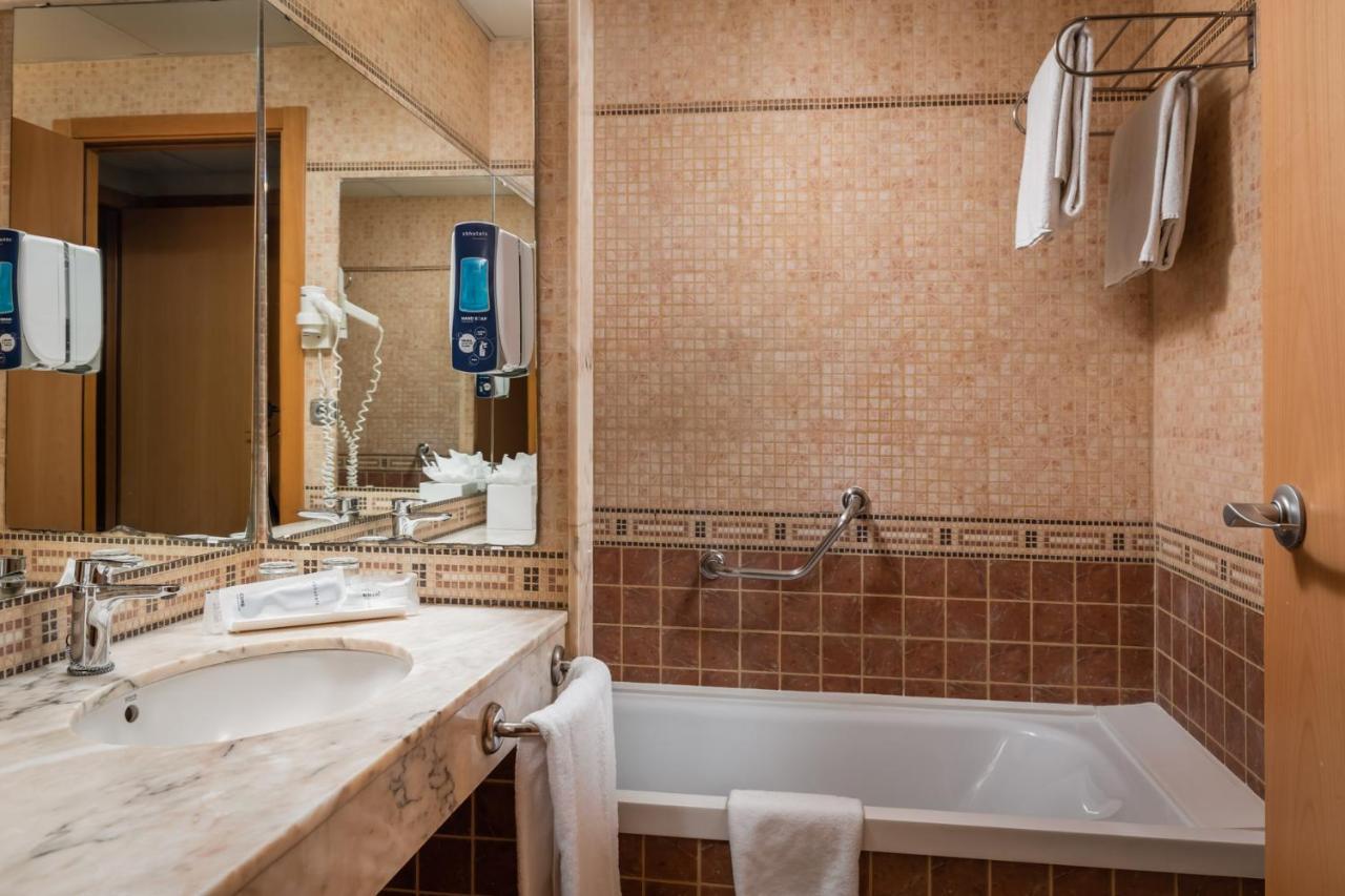 Hotel Sb Express Tarragona Bagian luar foto