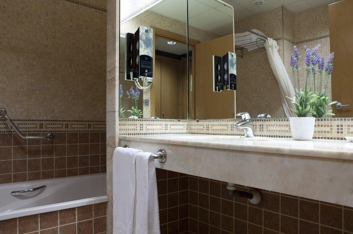Hotel Sb Express Tarragona Bagian luar foto