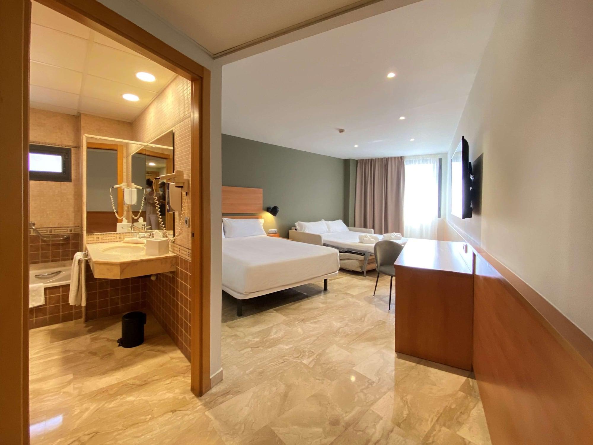 Hotel Sb Express Tarragona Bagian luar foto