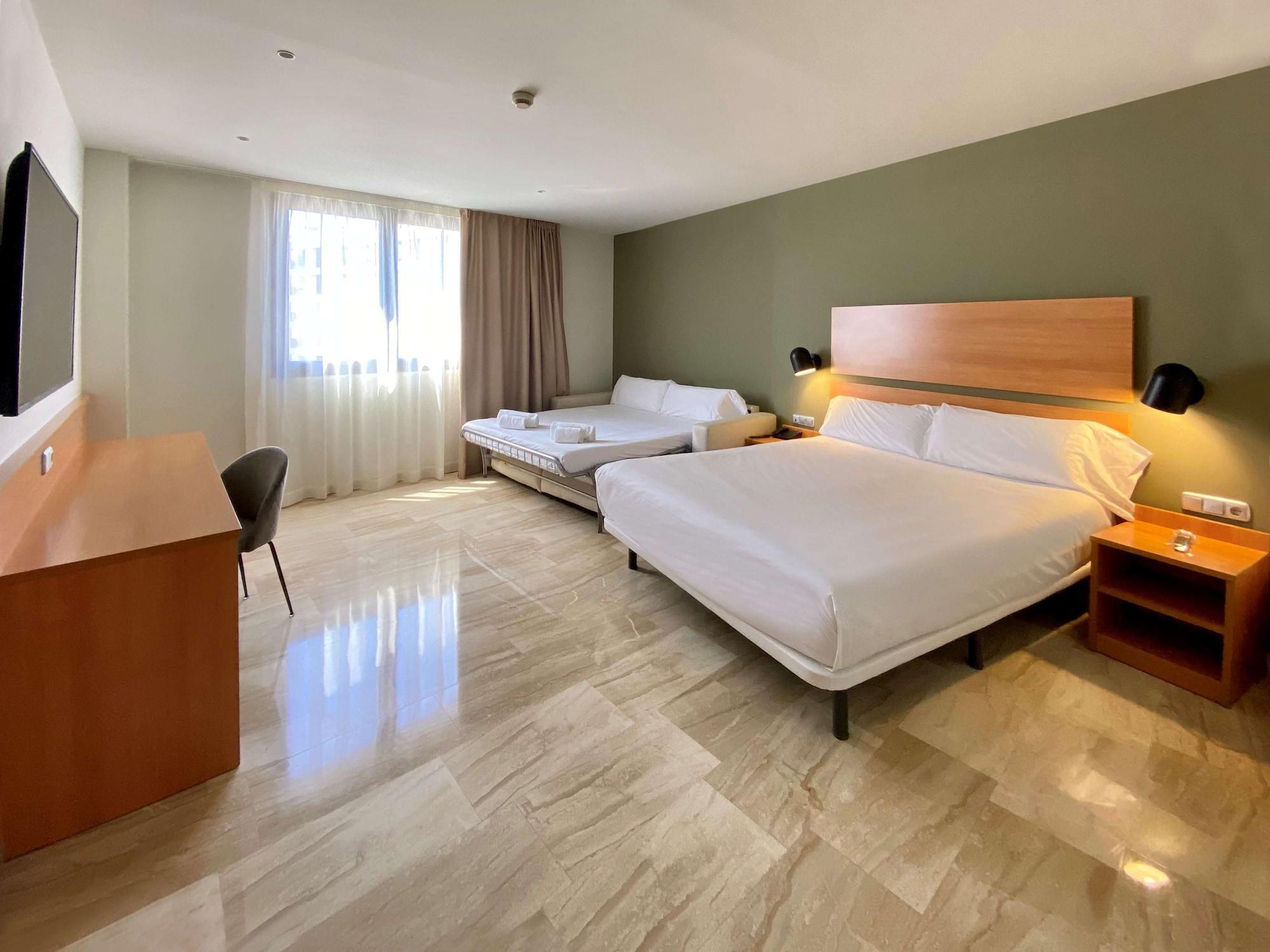 Hotel Sb Express Tarragona Bagian luar foto