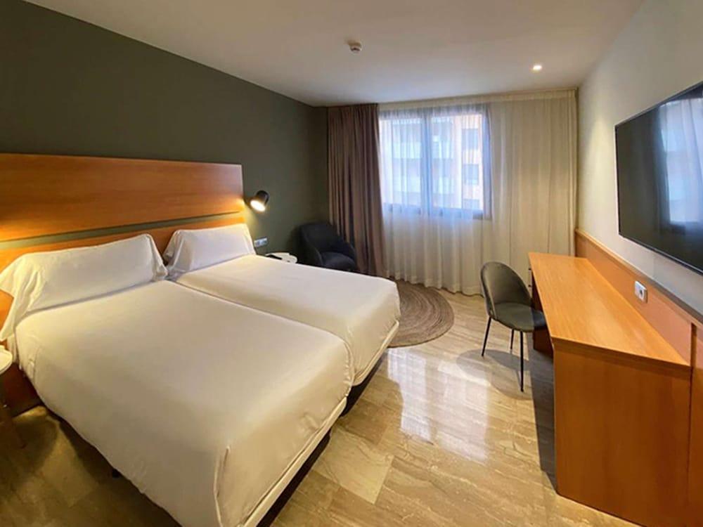 Hotel Sb Express Tarragona Bagian luar foto