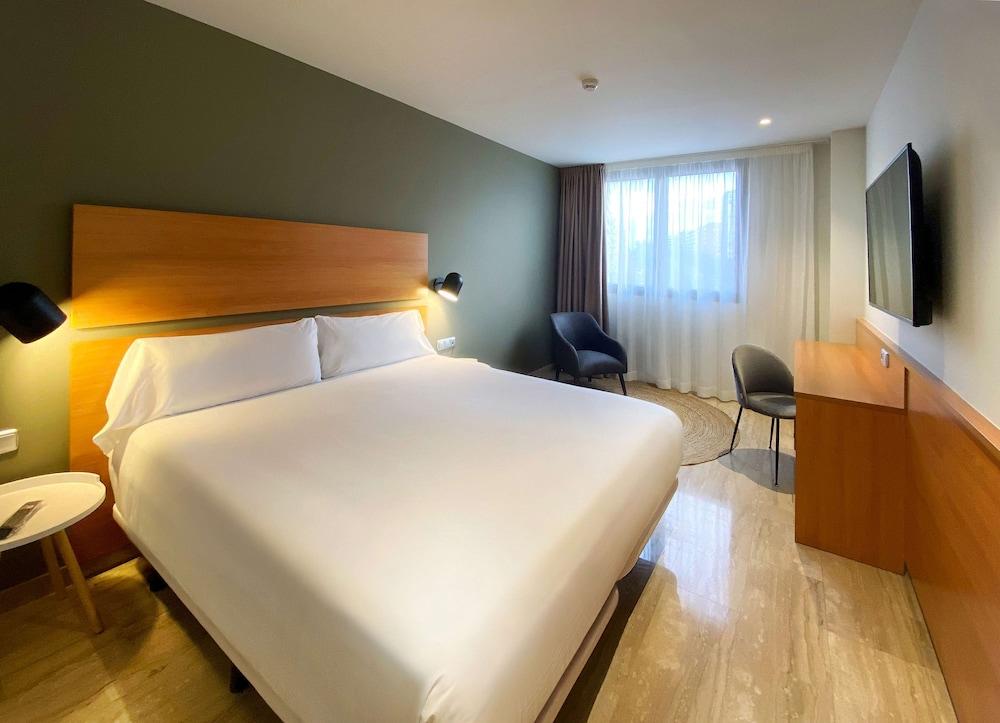 Hotel Sb Express Tarragona Bagian luar foto