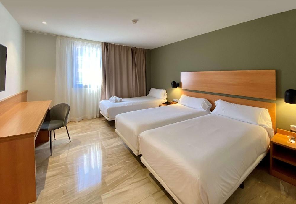 Hotel Sb Express Tarragona Bagian luar foto