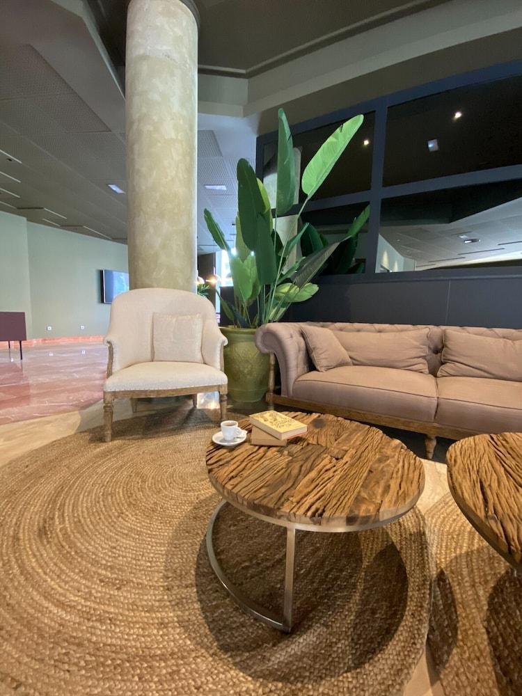 Hotel Sb Express Tarragona Bagian luar foto