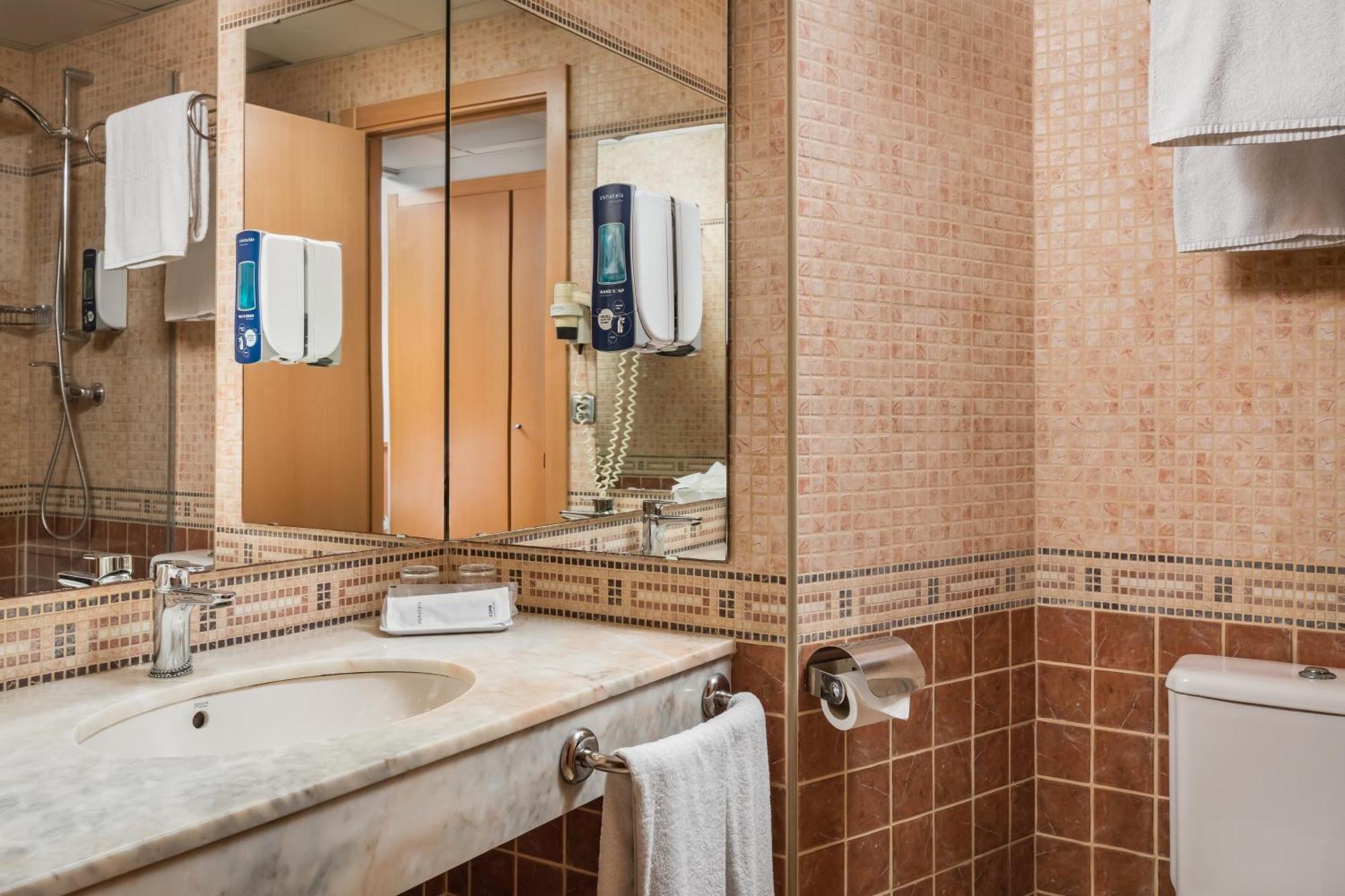 Hotel Sb Express Tarragona Bagian luar foto